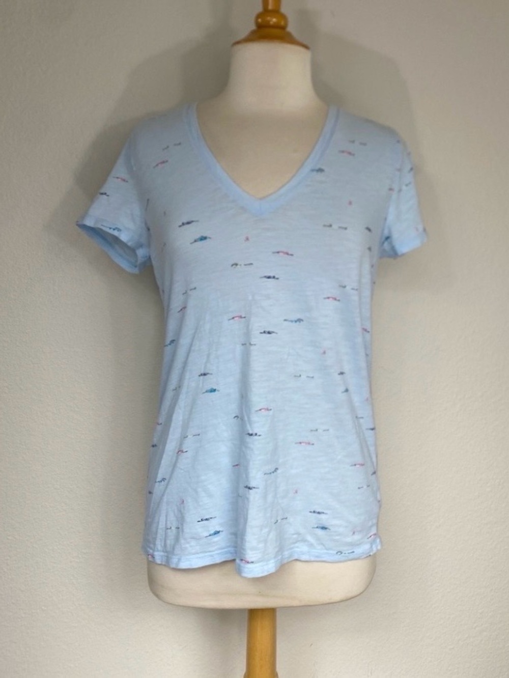 3/$25 Merona Womens Light Blue Swimming Graphic V Neck T-Shirt Size Large Casual